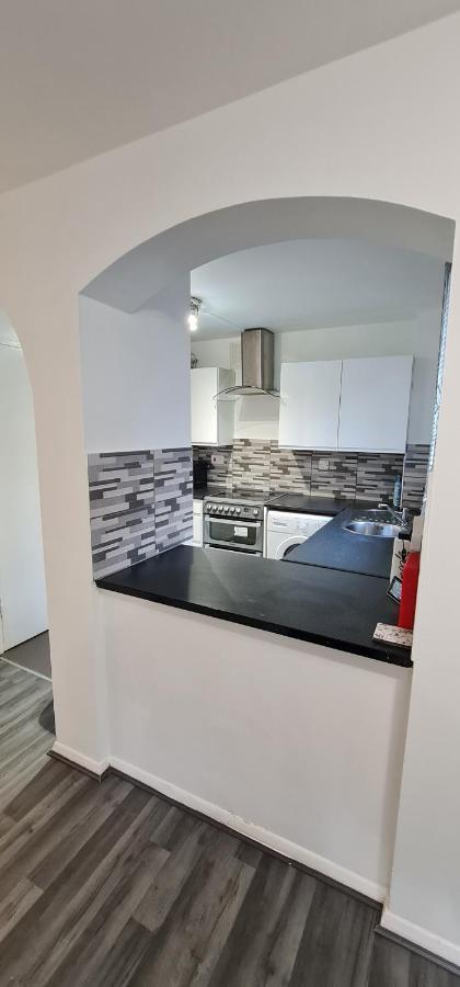 1 Bedroom Service Apartment With Netflix เวสต์เทอร์ร็อค ภายนอก รูปภาพ