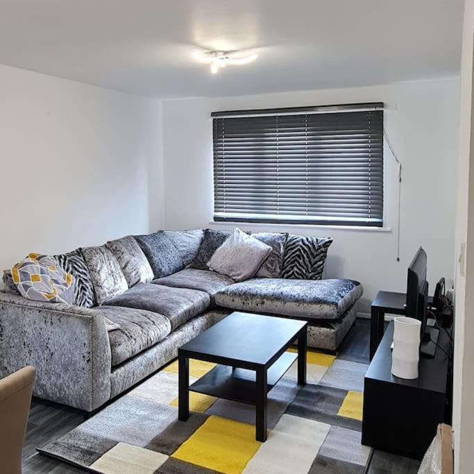1 Bedroom Service Apartment With Netflix เวสต์เทอร์ร็อค ภายนอก รูปภาพ