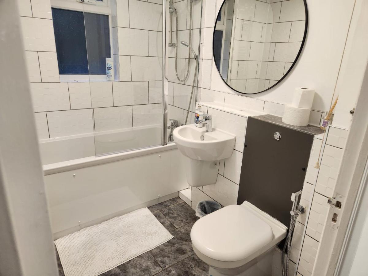 1 Bedroom Service Apartment With Netflix เวสต์เทอร์ร็อค ภายนอก รูปภาพ