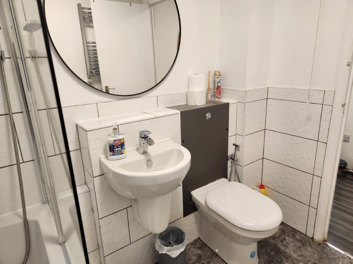 1 Bedroom Service Apartment With Netflix เวสต์เทอร์ร็อค ภายนอก รูปภาพ