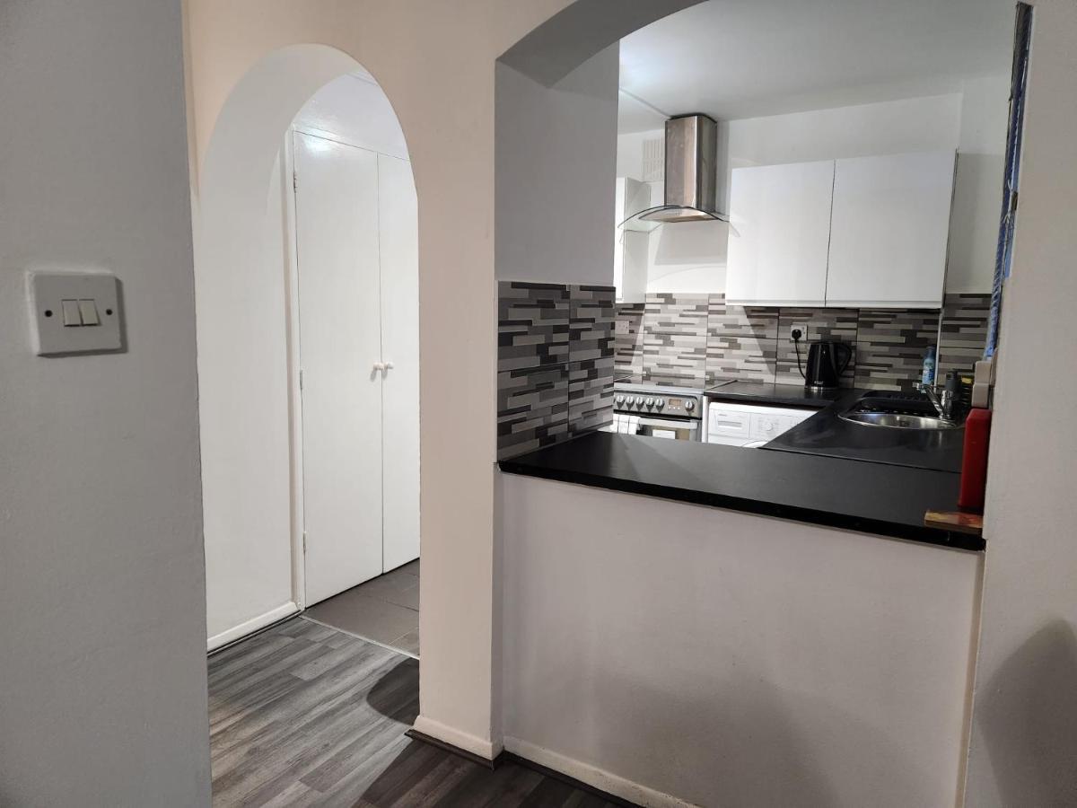1 Bedroom Service Apartment With Netflix เวสต์เทอร์ร็อค ภายนอก รูปภาพ