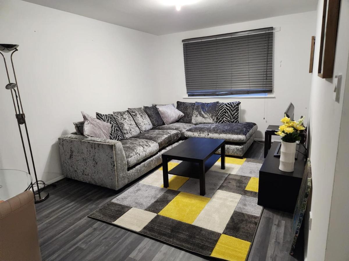 1 Bedroom Service Apartment With Netflix เวสต์เทอร์ร็อค ภายนอก รูปภาพ