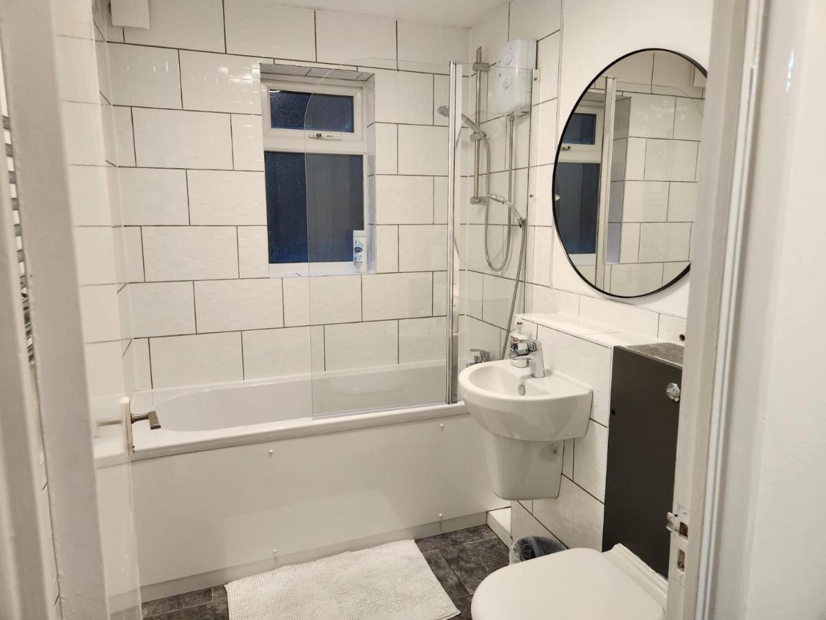 1 Bedroom Service Apartment With Netflix เวสต์เทอร์ร็อค ภายนอก รูปภาพ