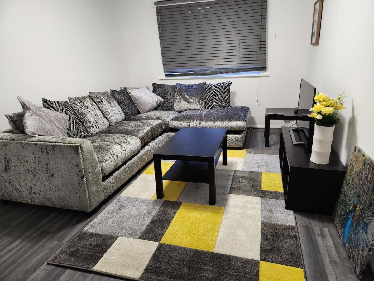 1 Bedroom Service Apartment With Netflix เวสต์เทอร์ร็อค ภายนอก รูปภาพ