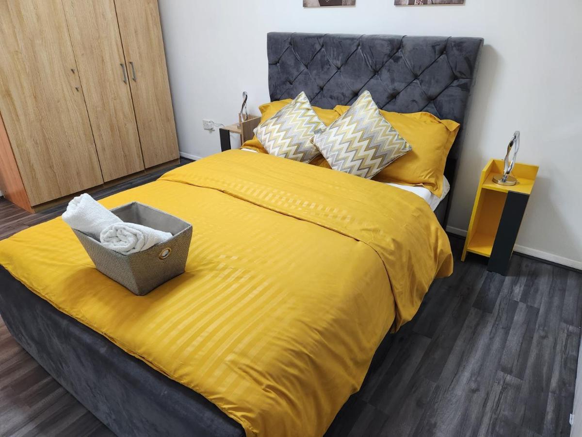 1 Bedroom Service Apartment With Netflix เวสต์เทอร์ร็อค ภายนอก รูปภาพ