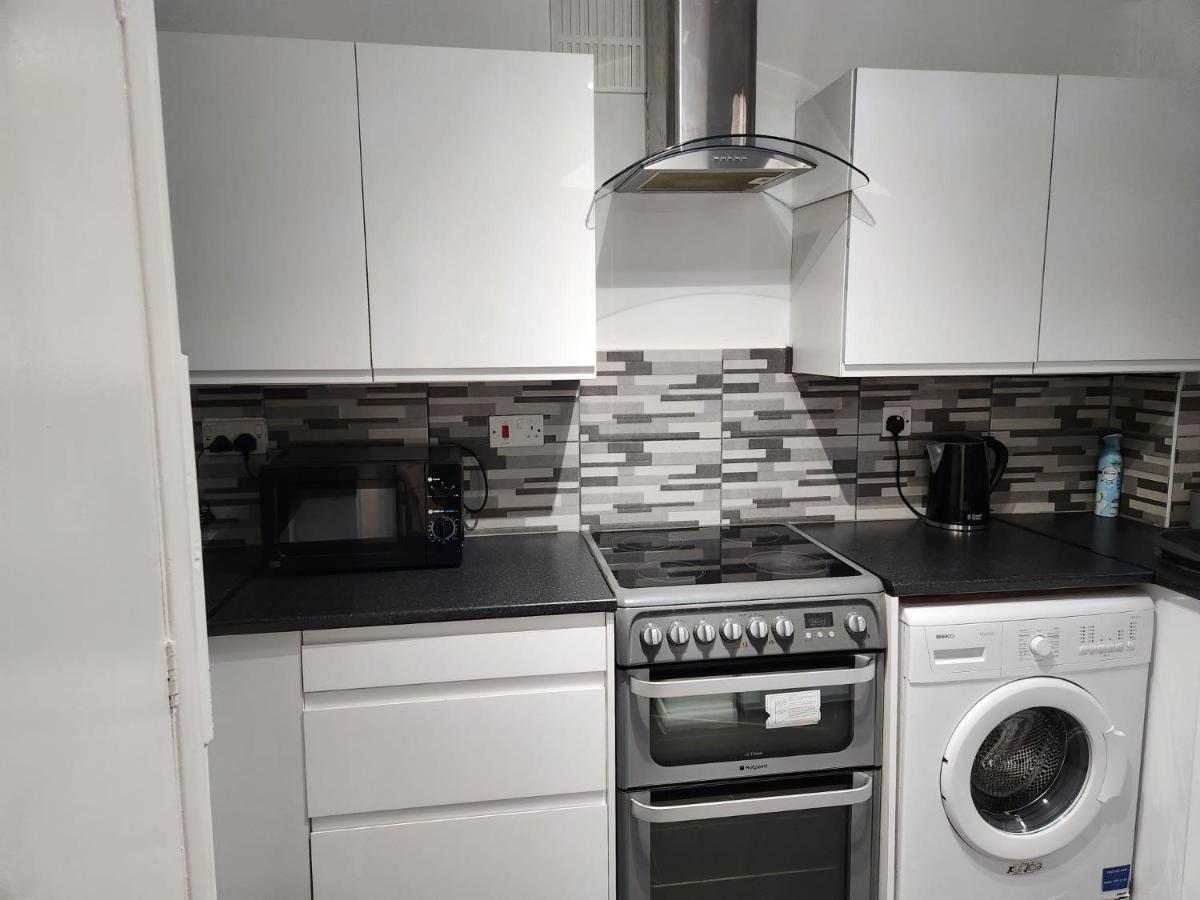 1 Bedroom Service Apartment With Netflix เวสต์เทอร์ร็อค ภายนอก รูปภาพ